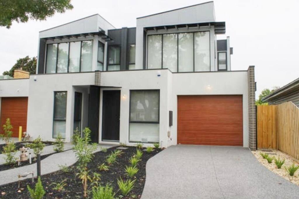 89B - Your Dream Stay Business or Travel Mornings with coffee in Bentleigh - B&B