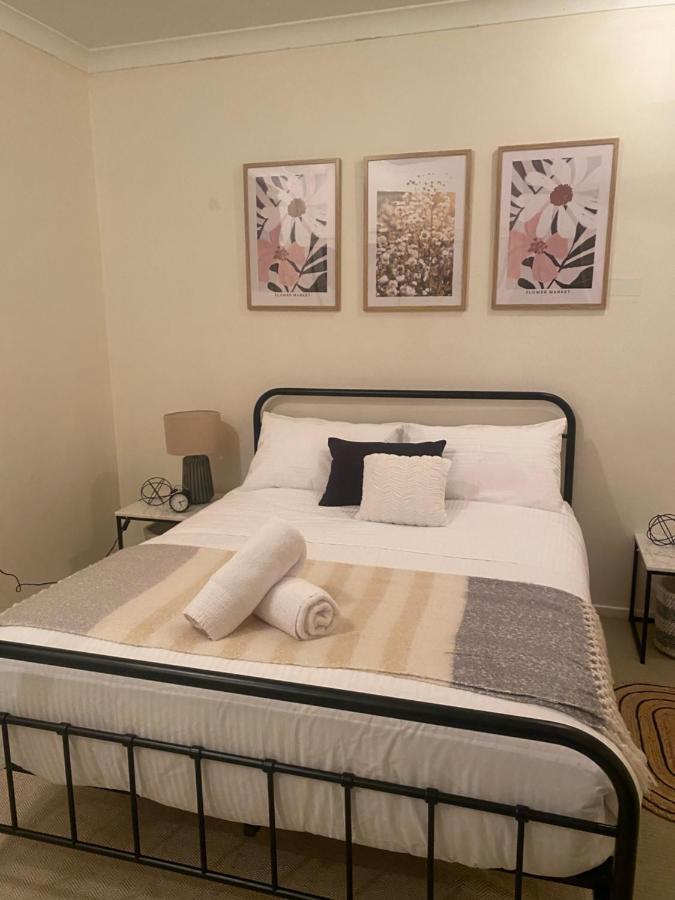 B&B Rockhampton - Riverside Boutique Apartment - Bed and Breakfast Rockhampton