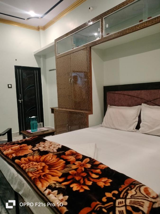 NIDHIVAN P. GUEST HOUSE - Ferienwohnung