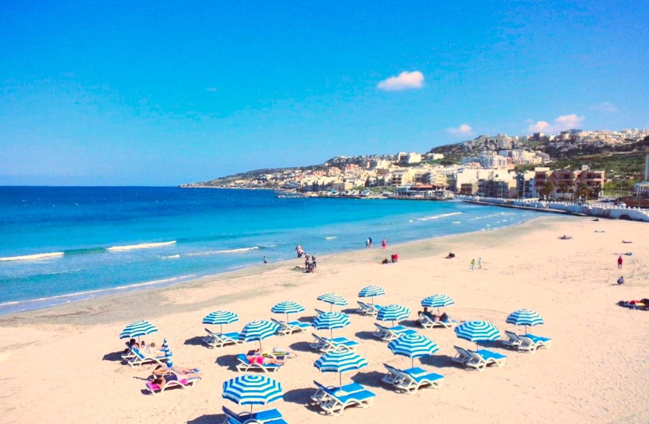 Seafront apartment Terrace, lounger & Panoramic ocean views - B&B Mellieħa