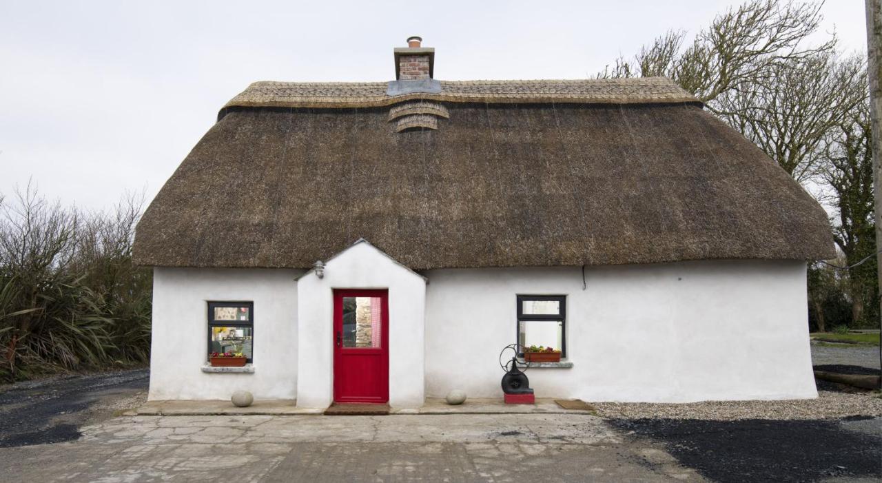 The Old Thatched Cottage, Kilmore Quay, County Wexford - B&B