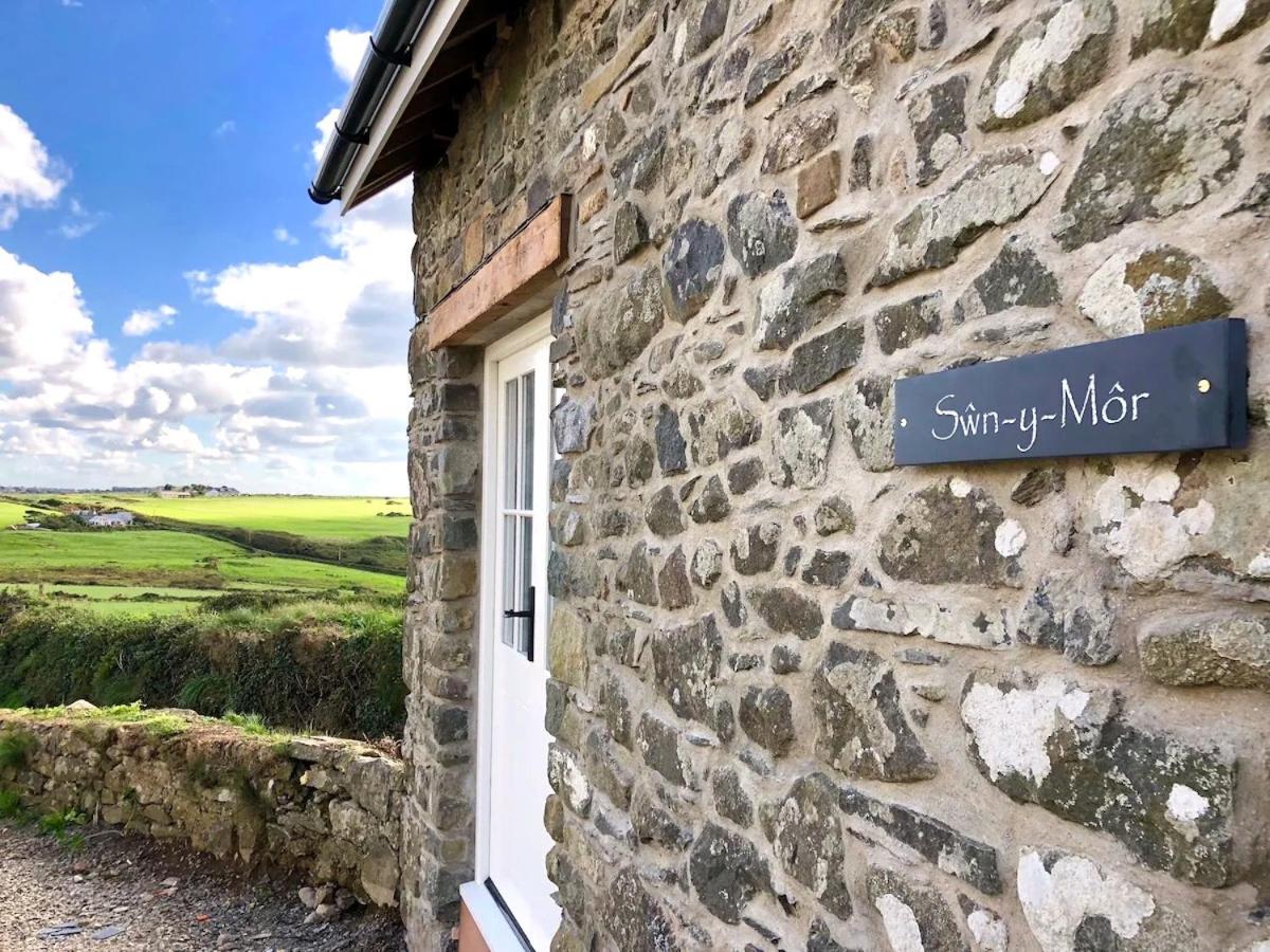 Swn y Môr - 1 Bedroom Cottage - Whitesands - Bed and Breakfast