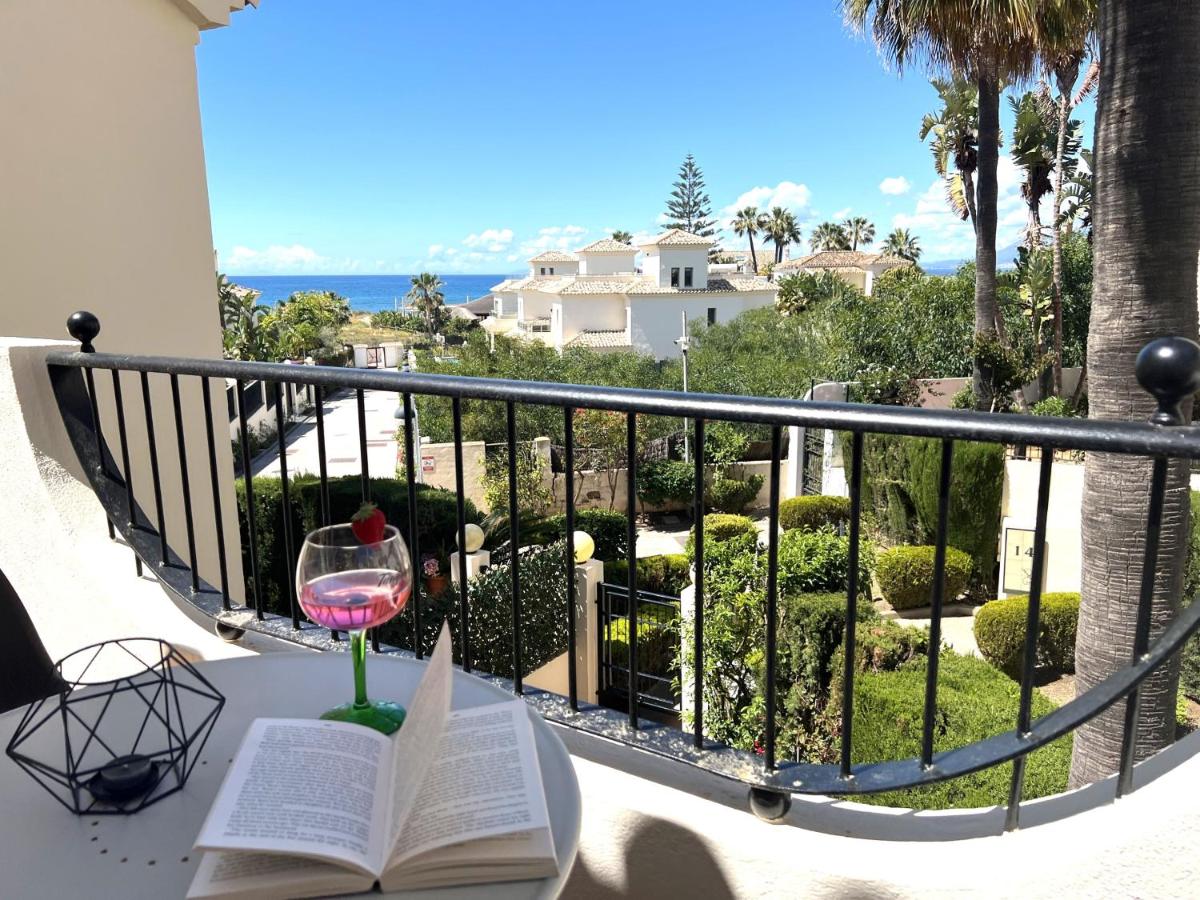 STYLISH TOWNHOUSE IN BEACHFRONT COMPLEX - Ferienwohnung Marbella