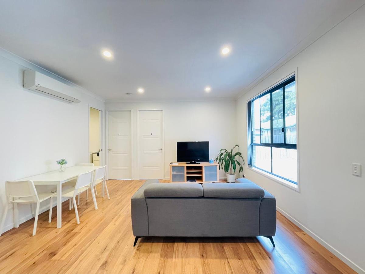 Modern 2 bedrooms House close to QEII hospital & Grifith Uni - Ferienwohnung