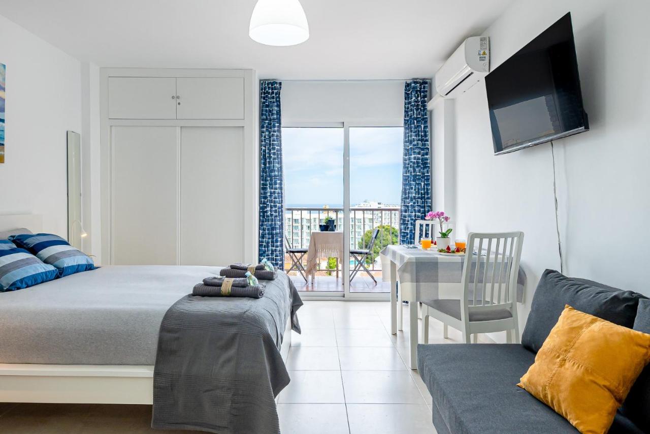 797 HOLIDAY RENTALS - Moderno estudio con hermosa vista en Ju - Chambres d’hôtes Arroyo de la Miel