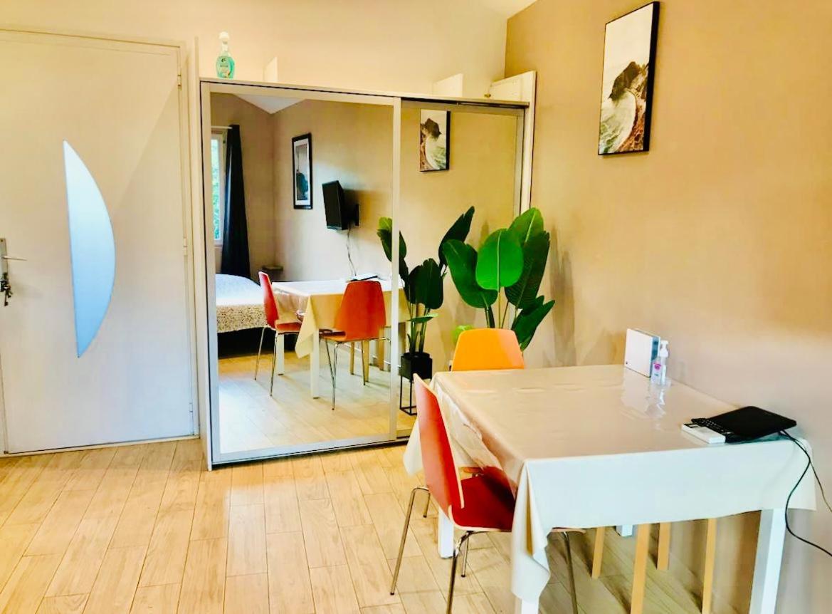 B&B Toulon - Studio 10 minutes centre easy parking climatisation - Bed and Breakfast Toulon