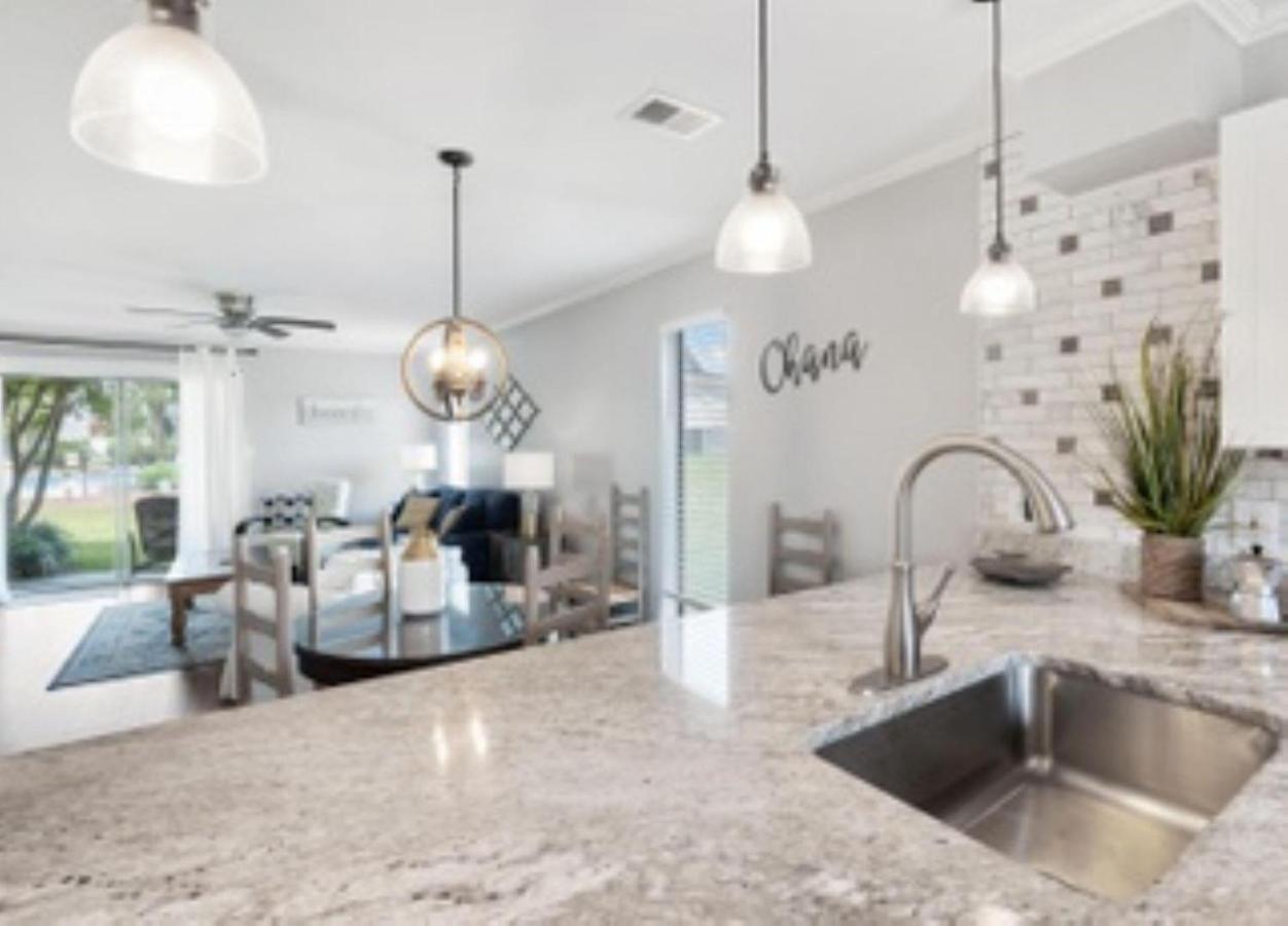 Orange Crush Cottage - B&B Destin