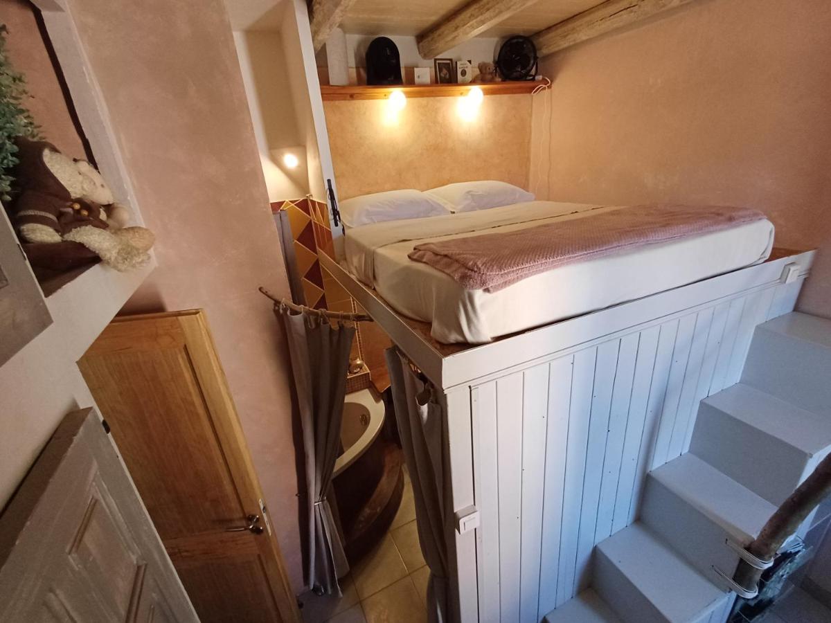 Casaluna, chambre climatisée dans maison de village - B&B