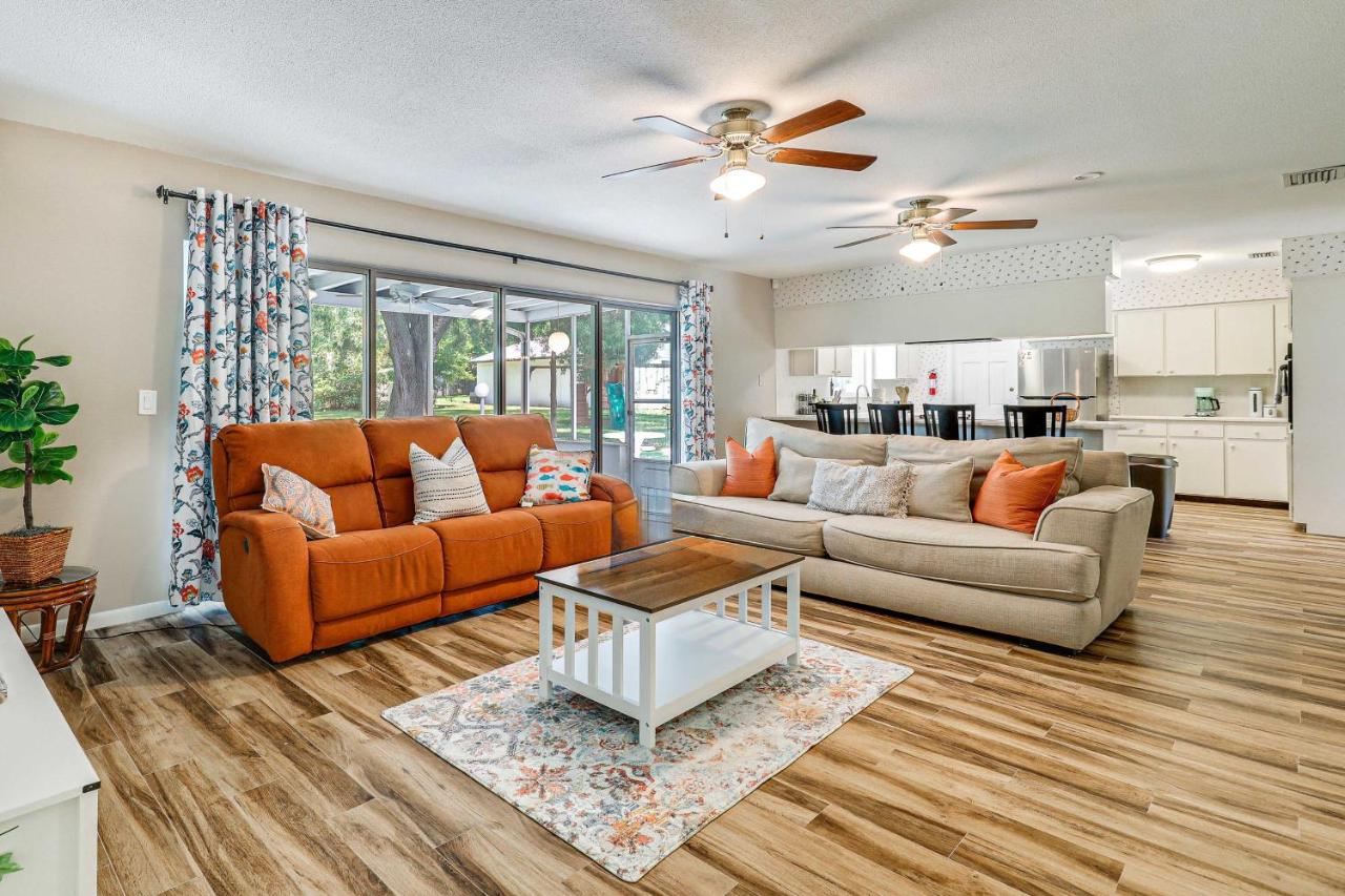 Valrico Vacation Rental about 10 Mi to Dinosaur World! - B&B