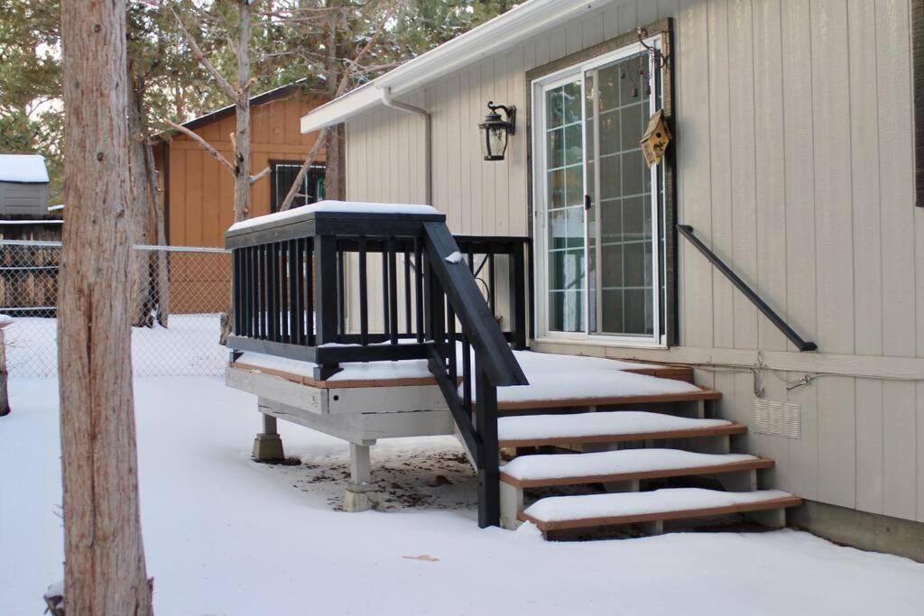 Fitzy's Fir Lodge - Fun For the Whole Family, Dogs Welcome, Jacuzzi Tub - B&B