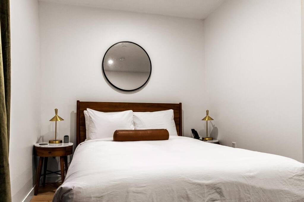 DTWN Historic Hotel, The Phenix, Ground Floor, Room # 100 - B&B