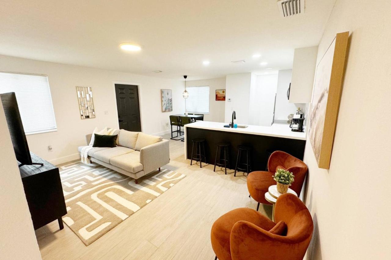 Designers Delight at Wynwood Cove Comfort Style - B&B