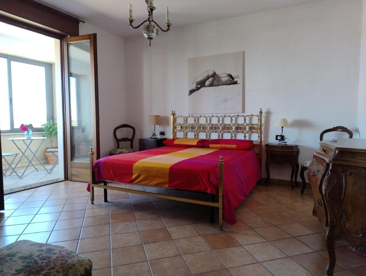 Favolosa casa con terrazza, idromassaggio, cortile e garage auto - B&B