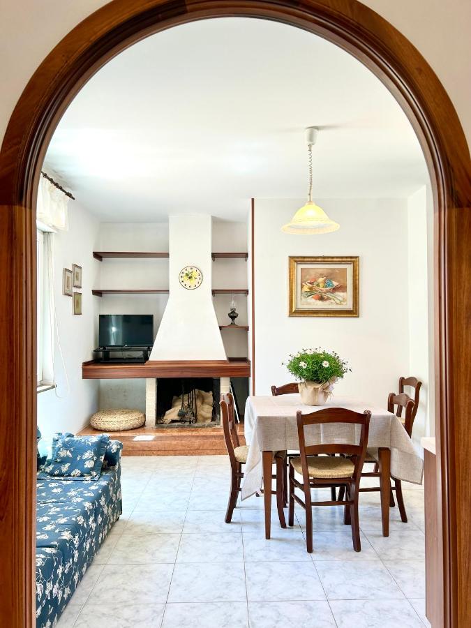 Nura's - Casa Le Rose - B&B Bosa