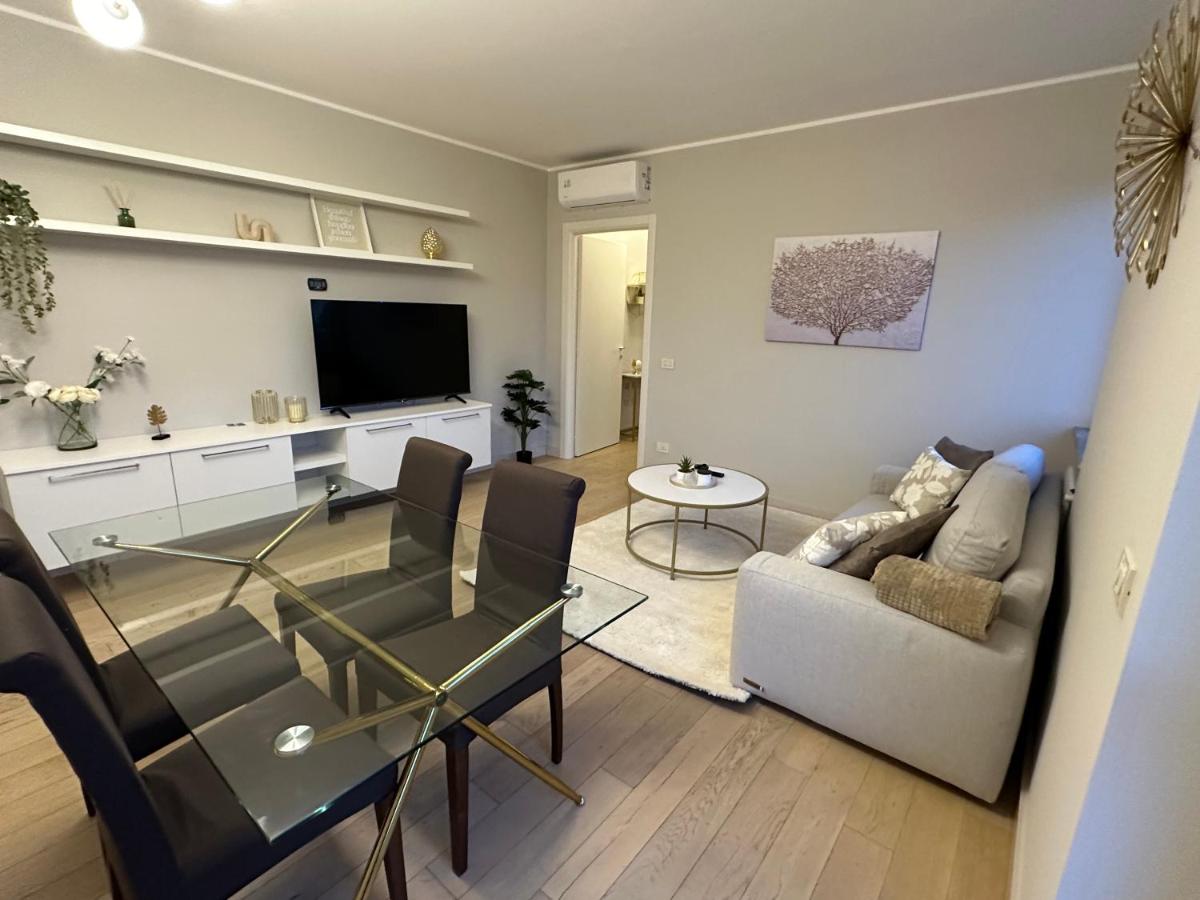 The Captain Apartments Marina next to Verbella Leonardo Academy MXP - Ferienwohnung Sesto Calende