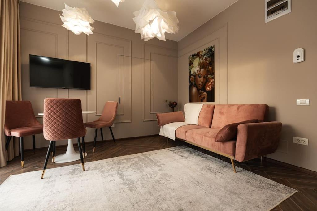 Nest Inn Charm Apartment - B&B