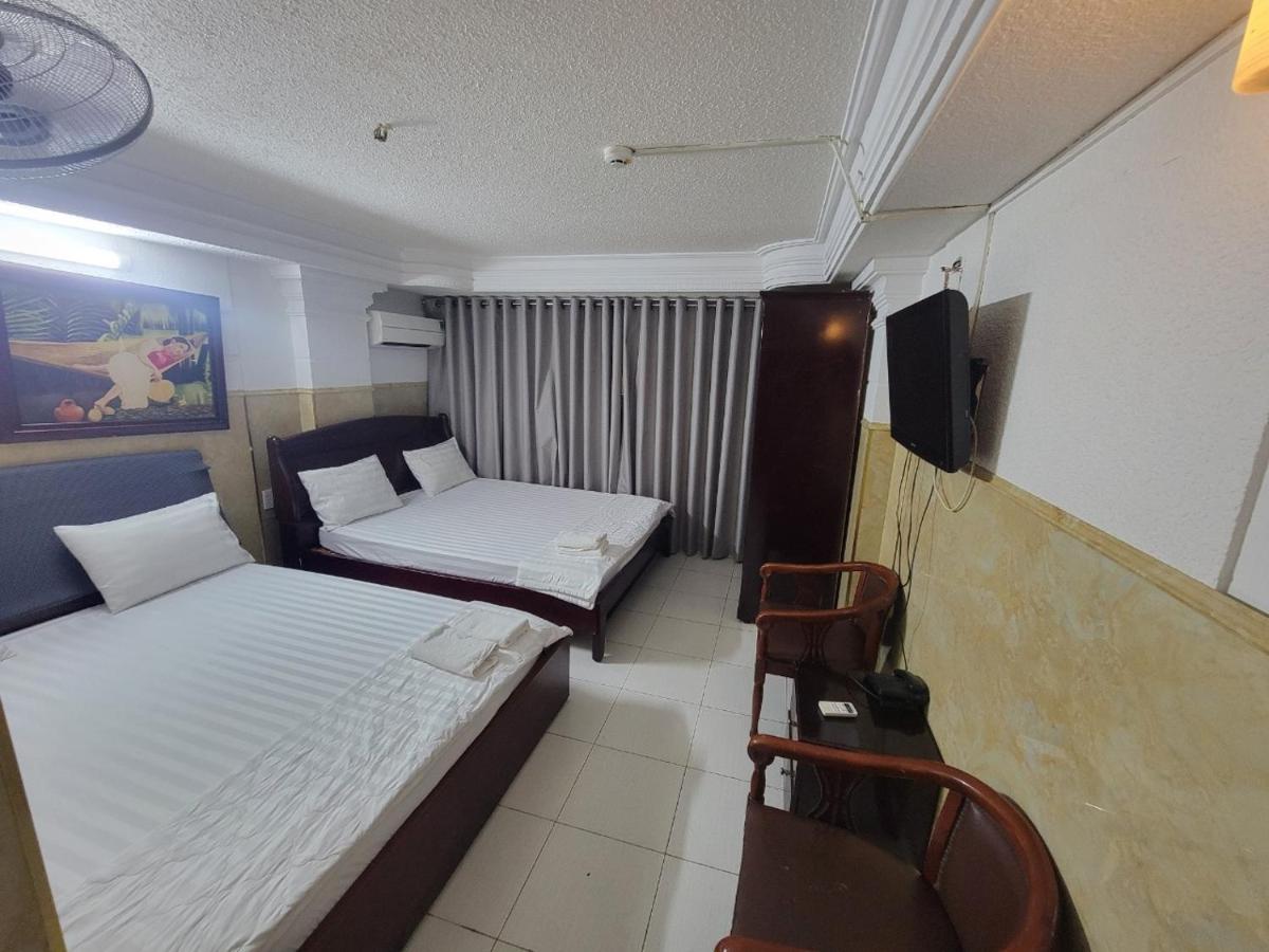 Twin Room with Shared Bathroom