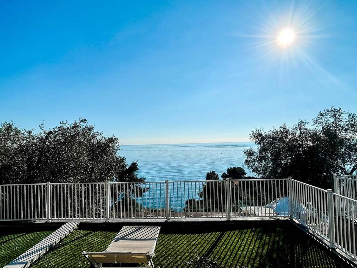 B&B Ventimiglia - Ibiza style bungalows with sea views in Balzi Rossi - Bed and Breakfast Ventimiglia
