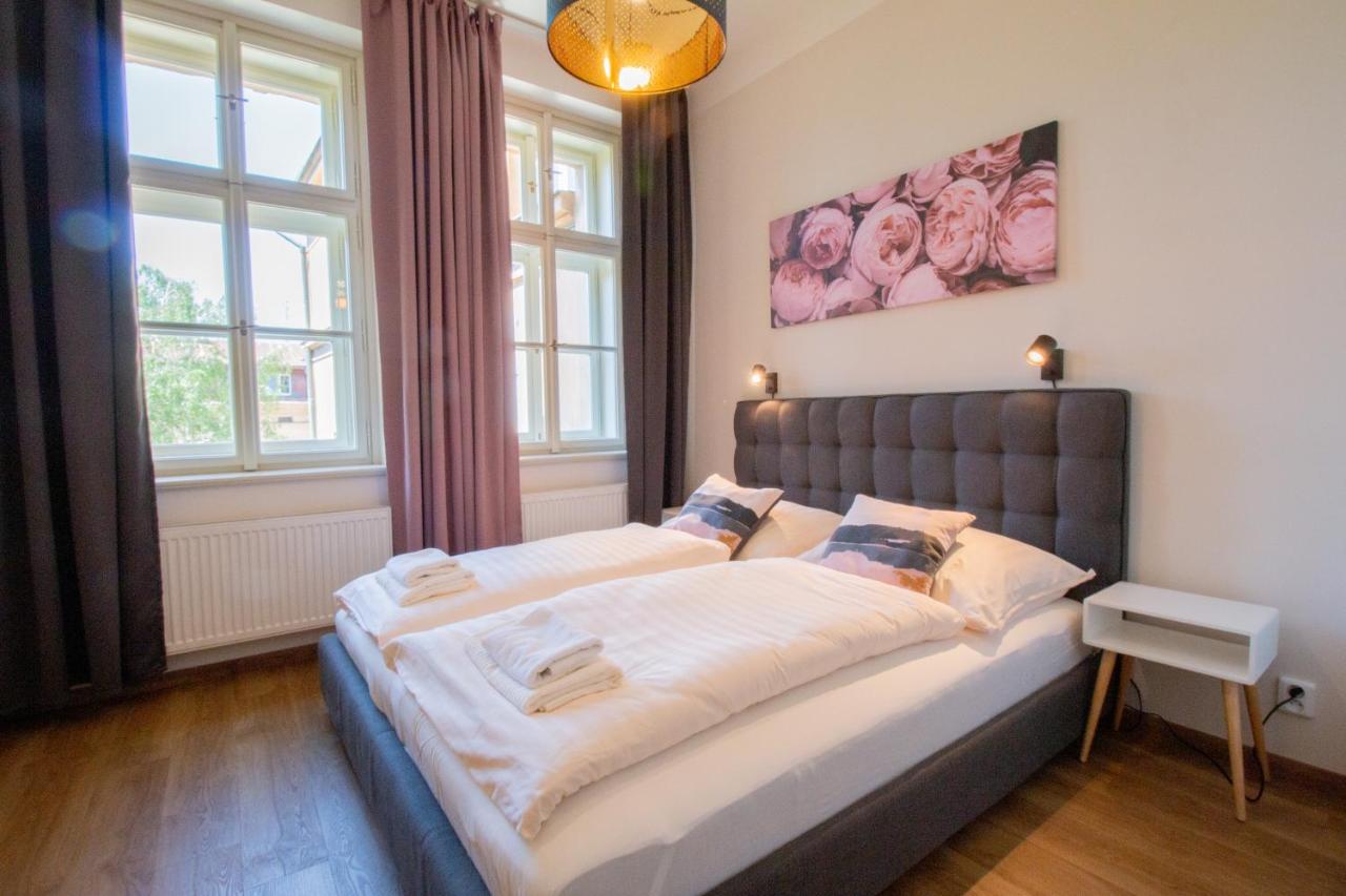 Two-Bedroom Deluxe Apartment with Garden View