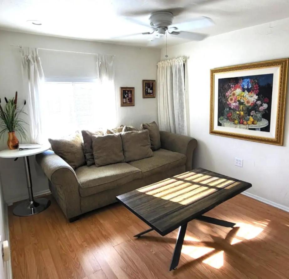 B&B Phoenix - U4 - Cozy 1BR & 1BA Walkup APT in DT PHX with pkg - Bed and Breakfast Phoenix