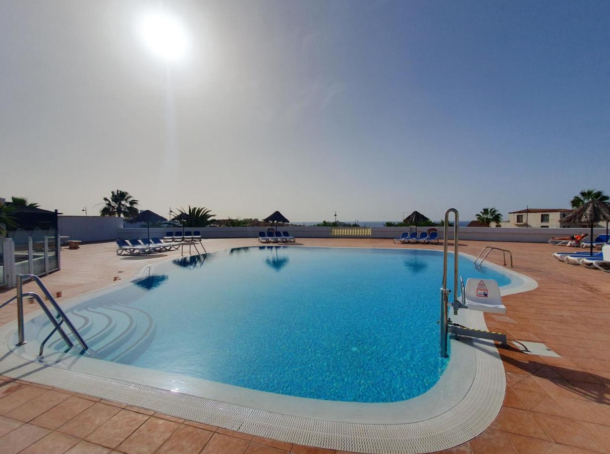 Hajnalka Apartman - heated pool and partial ocean views - B&B