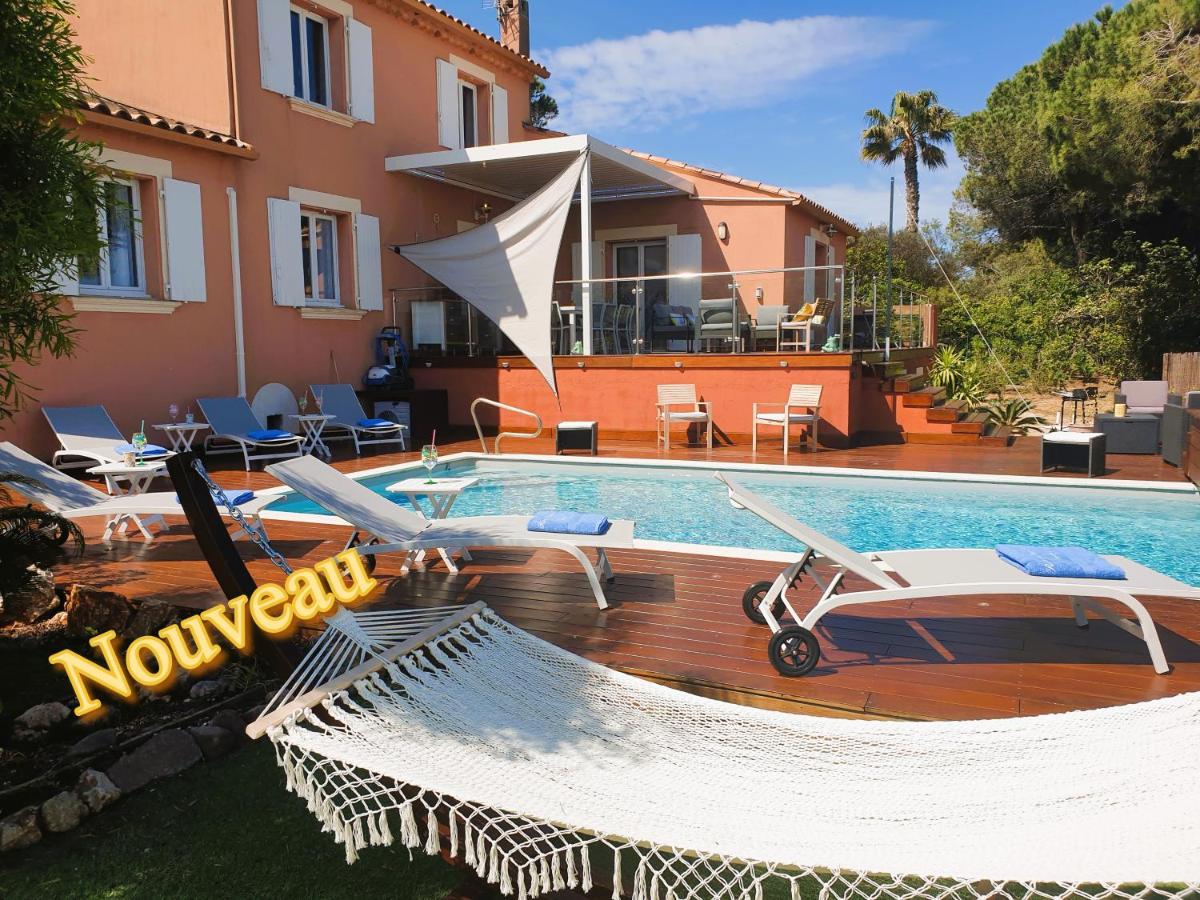 B&B Hyères - Superbe Villa avec piscine - vue mer - Presqu'Île de Giens - 5 étoiles - Bed and Breakfast Hyères
