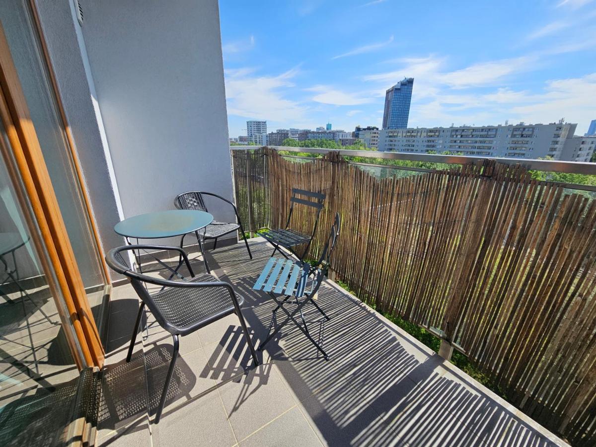 FIRST -- Green Żoliborz apartment 3 - Chambres d’hôtes