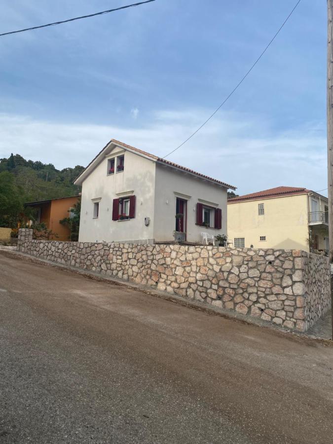 Robola Retreat Cottage - B&B