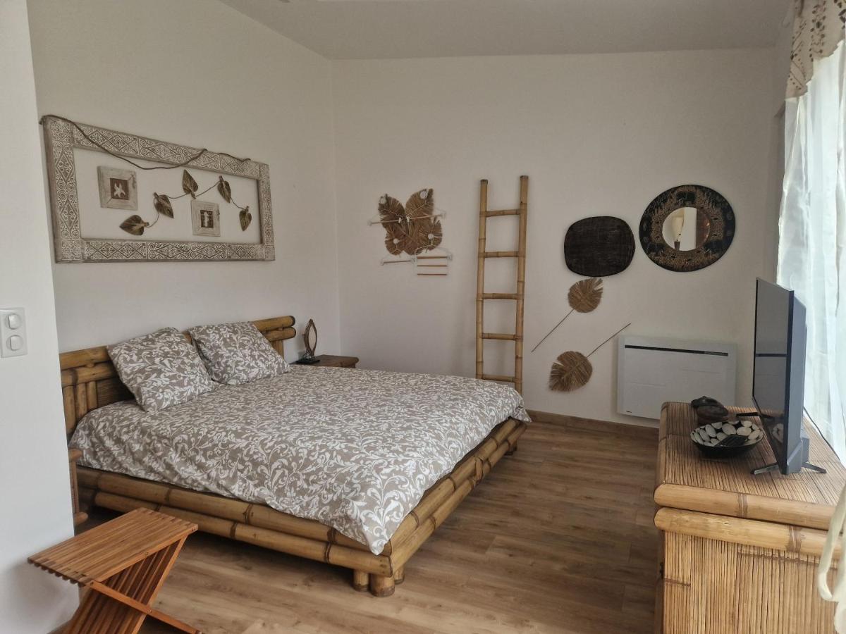 La sérénité Balinaise, chambre et sdb privée, jardin , piscine et jacuzzi en saison, près de Chantilly, parc Astérix et CDG et Paris en 20' - Ferienwohnung
