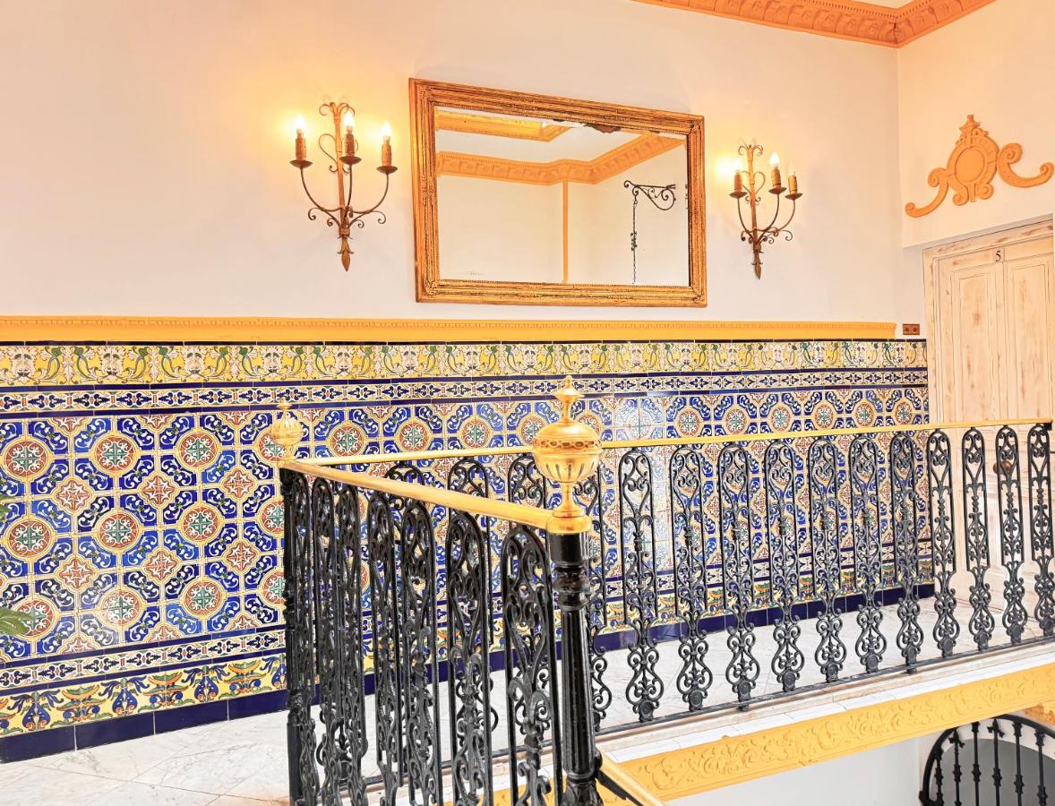 Palace House Hércules Apartments - B&B