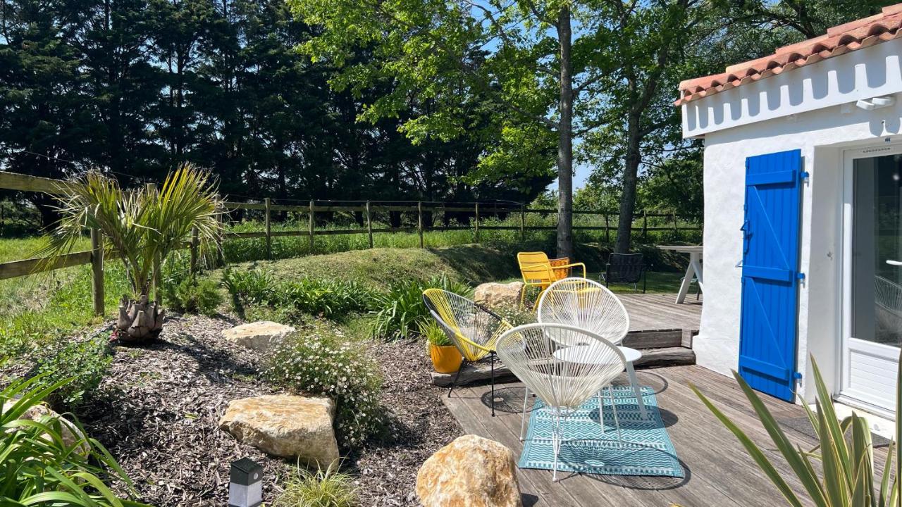 Gîtes de charme "l'écrin de Vendée" jacuzzi privatif, piscine chauffée, prestations bien être, vélos à 10 mn de l'océan sur 3,5 h de verdure - B&B