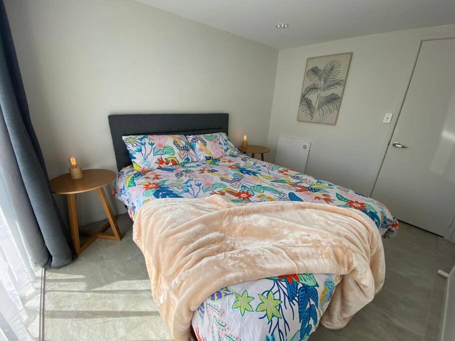 B&B Auckland - Cosy 2 bedroom unit in Howick close to bus and supermarket - Bed and Breakfast Auckland