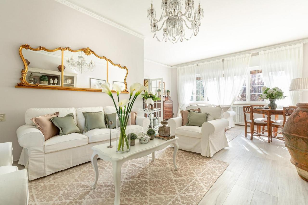 Villa Olivia: a New Luxury Villa with Garden Lucca - B&B Lucca