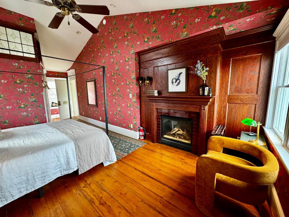 Kamer met Queensize Bed en Balkon