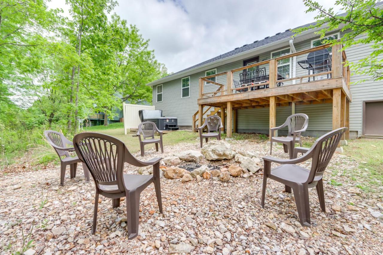 Eureka Springs Family Home - half Mi to Marina! - B&B