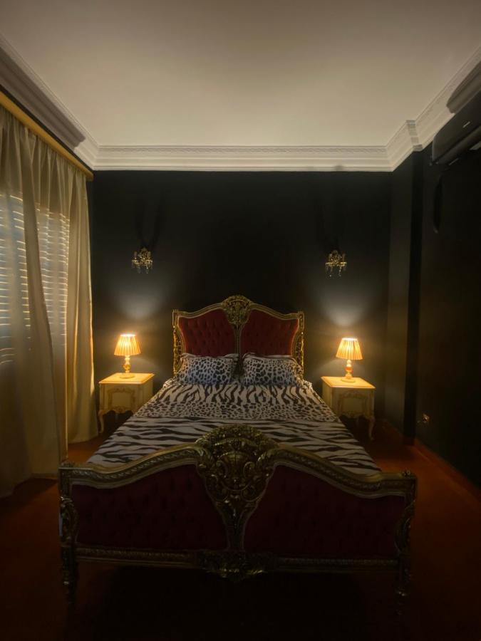 B&B Elefsina - IRIS baroque room - Bed and Breakfast Elefsina
