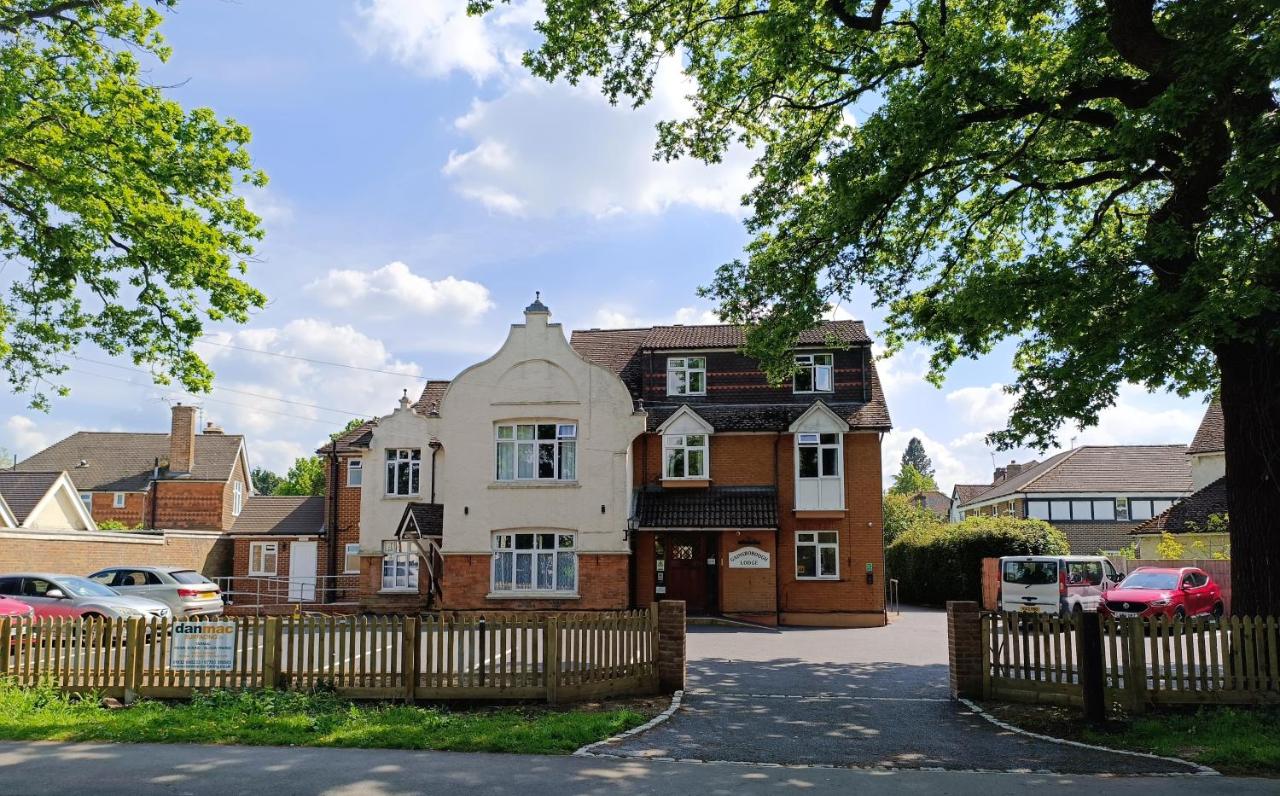 B&B Horley - Gainsborough Lodge - Bed and Breakfast Horley