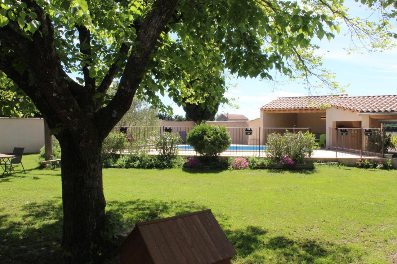 Mas La Gentille - Location maison avec piscine à Pernes-Les-Fontaines - Chambres d'hôtes Pernes-les-Fontaines