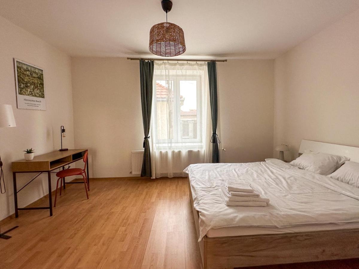 Serenity House Apartments - Bed and Breakfast Sibiu