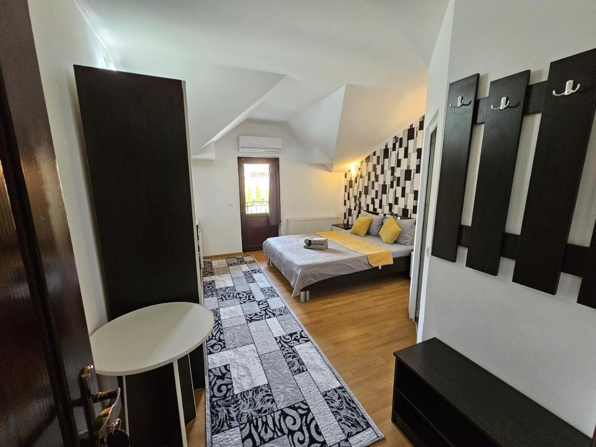 Doppelzimmer mit Balkon