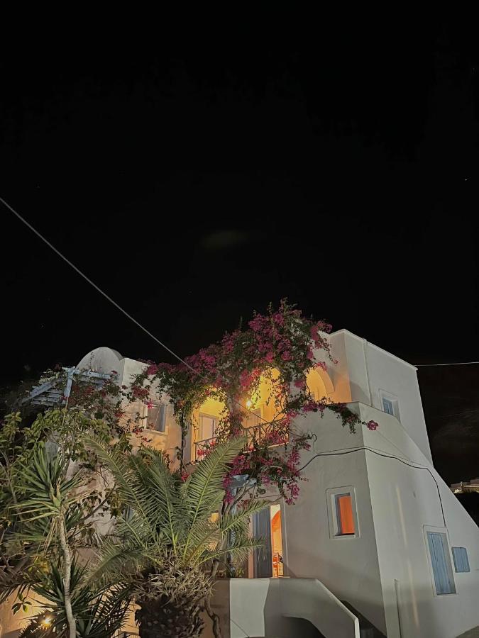 Vocamvilia Apartments - B&B Kamari