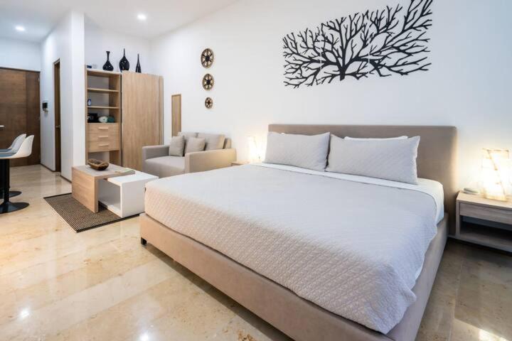 Studio Rooftop Pool & Jacuzzi