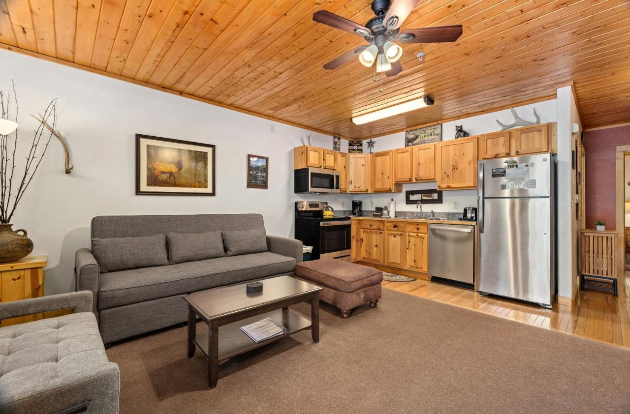 Bugle Pointe B16 by Estes Park Condos - B&B