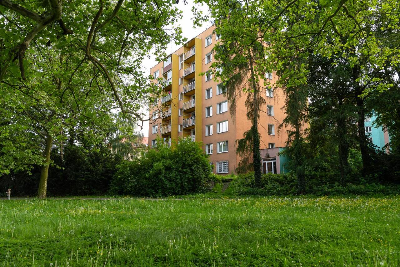 Moderní byt s přímým vstupem do parku v centru Ostravy - Ferienwohnung
