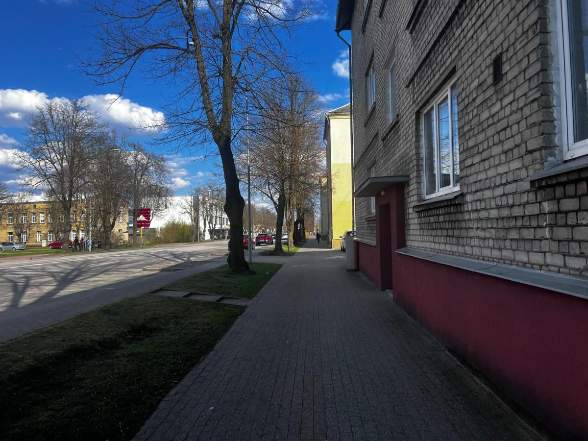 Ground floor studio in city centre 2 min walk to Concert hall “Latvija” - B&B Ventspils