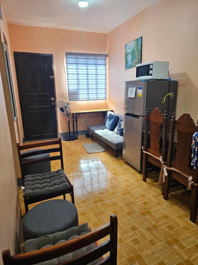 B&B Batangas - Mel's Place 2BR Apartment Unit2 in Batangas City - Bed and Breakfast Batangas