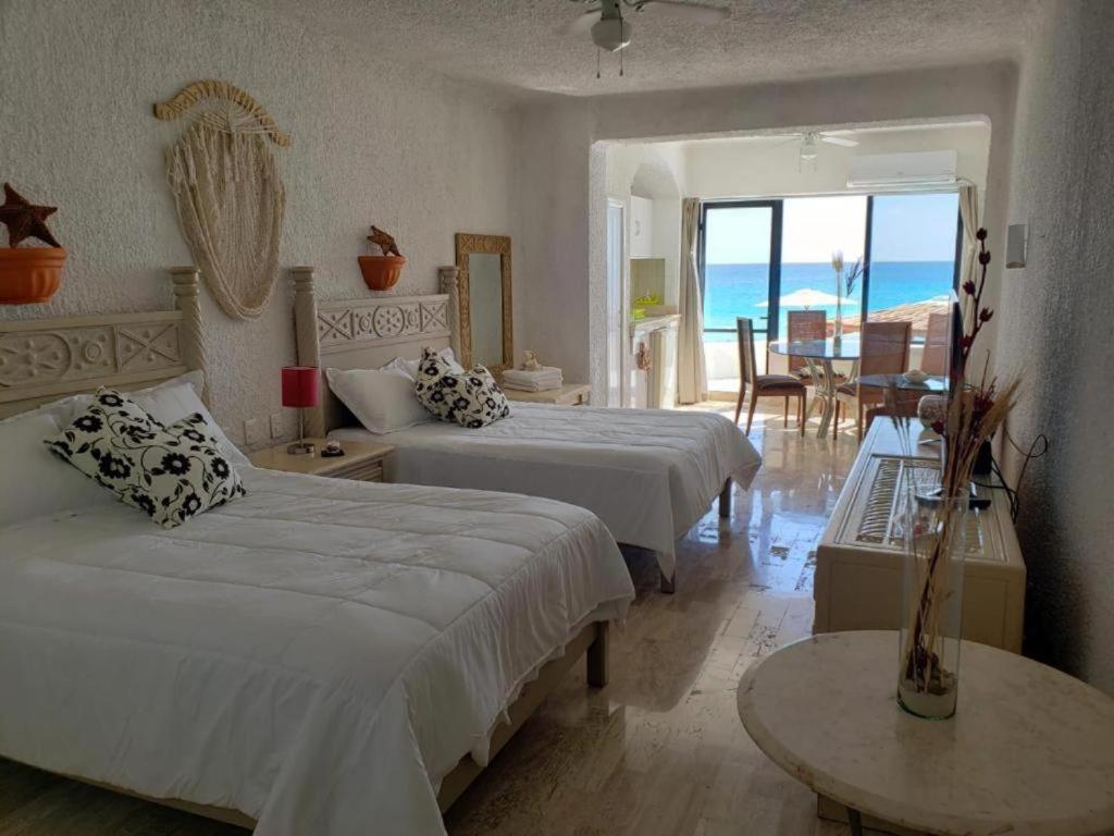 B&B Cancún - Beachfront Studio With Ocean View - Bed and Breakfast Cancún