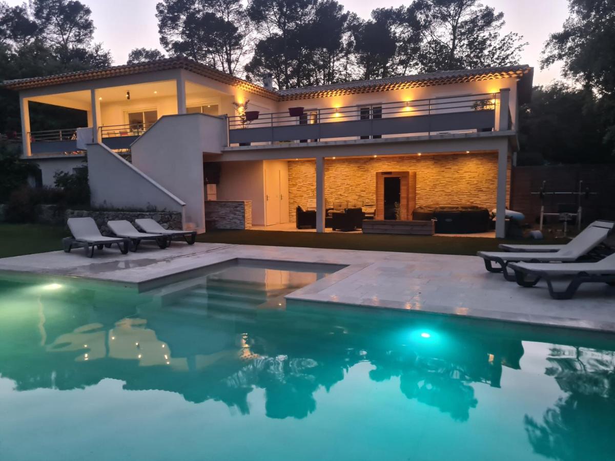 Yomimi maison piscine + dépendance 10+2 personnes - B&B