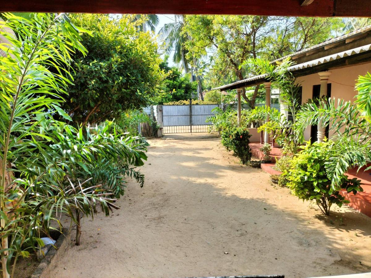 B&B Nilaveli - Suman Beach Rooms - Bed and Breakfast Nilaveli