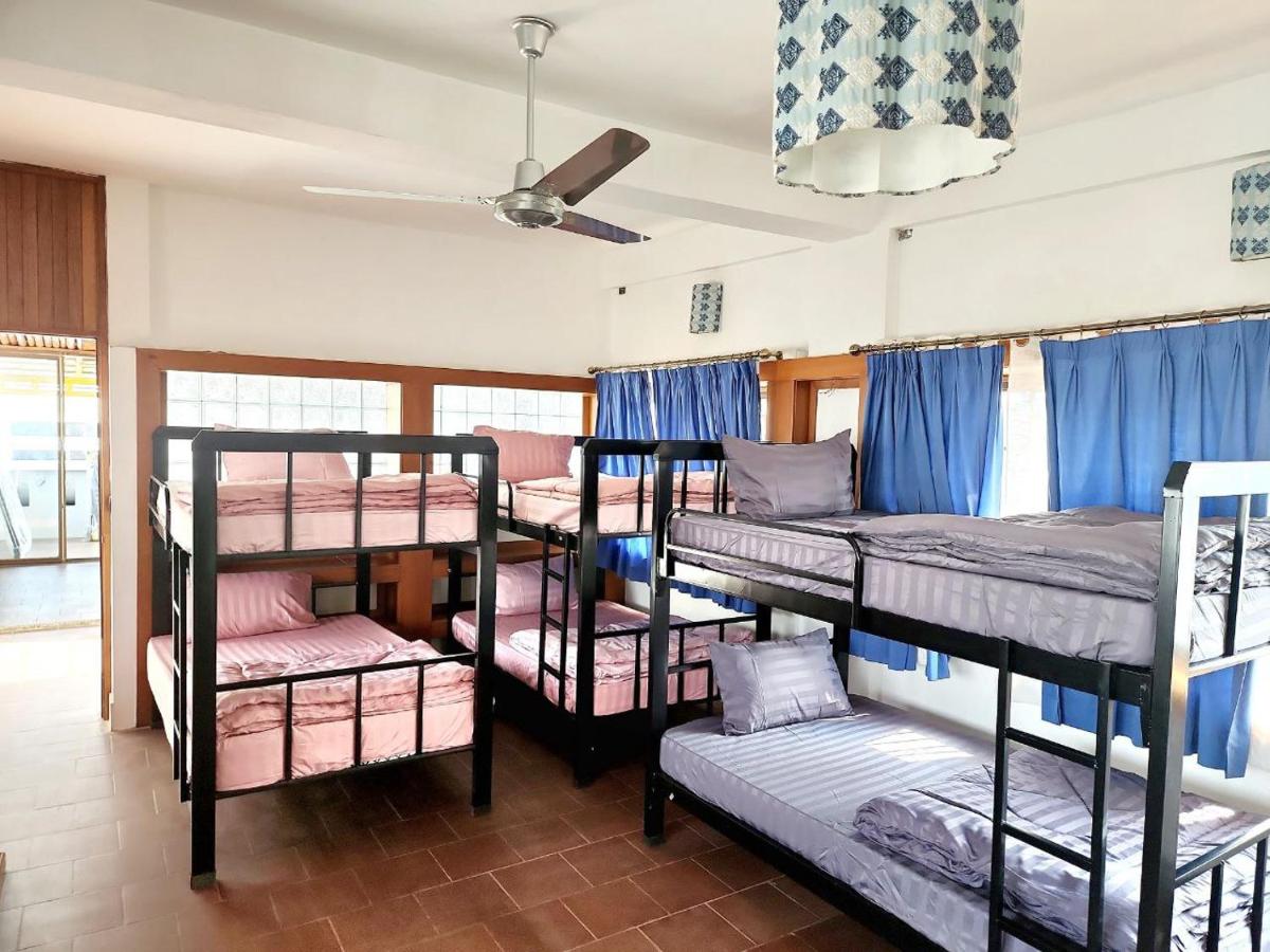 One-Bedroom Apartment with Balcony
